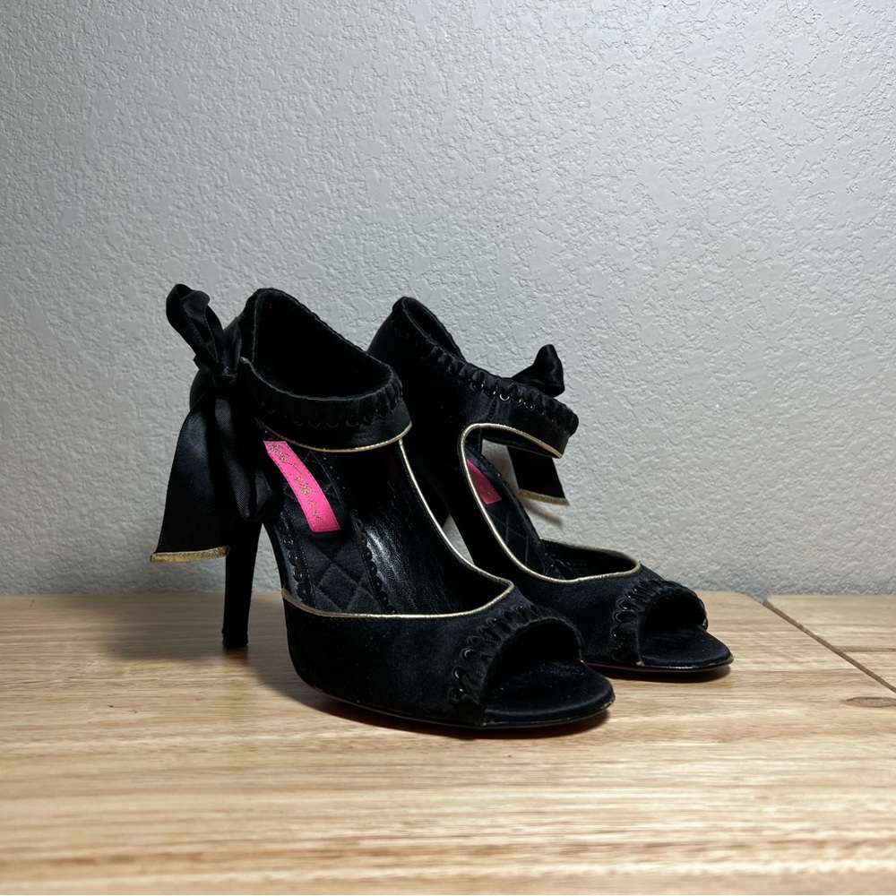 Betsey Johnson black satin & gold ribbon tie heels Sz 6